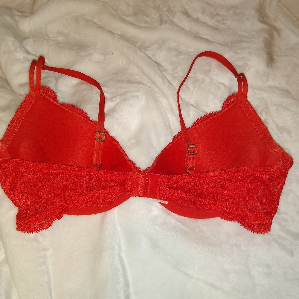 Victoria's Secret Very Sexy Bra size 34 B